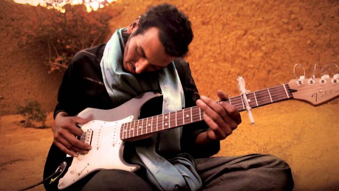 El “Hendrix de Níger” llega por primera vez a Chile