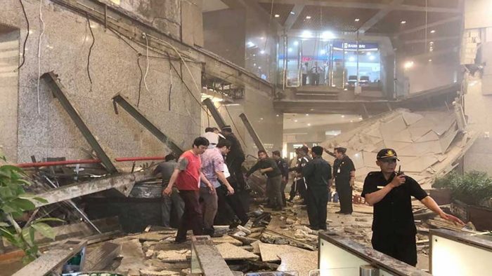 [VIDEO] Caída de la bolsa: piso lleno de gente colapsa en la Bolsa de Indonesia