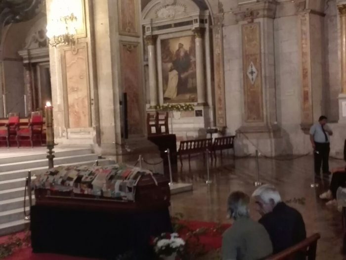 [VIDEO] Gracias a la vida reaccionaron: Catedral de Santiago se niega a poner música de Violeta Parra durante velatorio de Nicanor Parra
