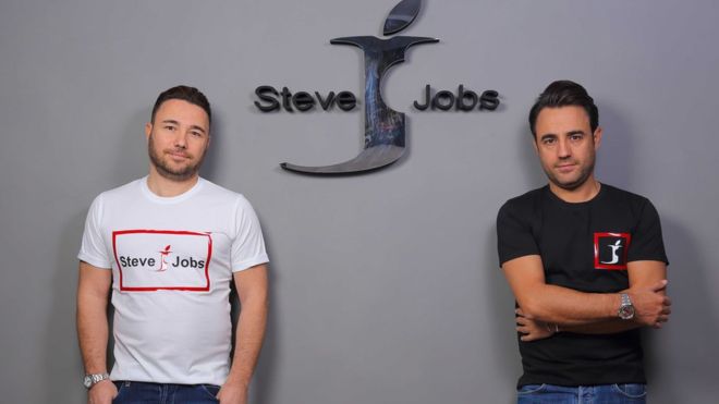 La curiosa batalla que dos hermanos italianos le ganaron a Apple por la marca Steve Jobs