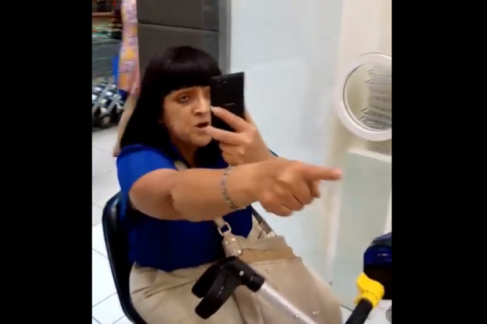 [VIDEO] Sigue la plaga: graban ataque a vendedora venezolana por parte de una clienta en el Costanera Center