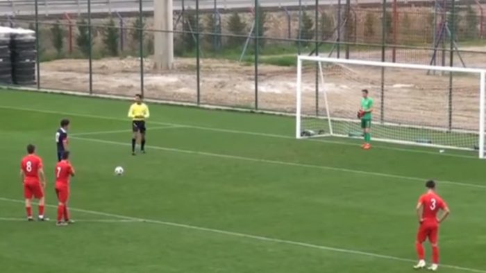 [VIDEO] Hay esperanza: el gran gesto de fair play de un futbolista de 16 años en Turquía