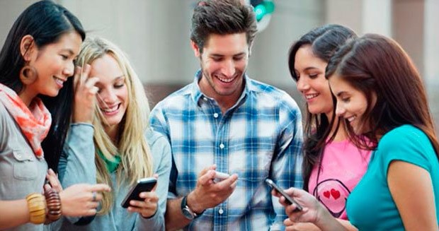 Los jóvenes están usando las redes sociales para fines productivos y no solo como entretención