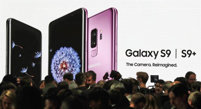 La batalla de los smartphones: Samsung responde al iPhone X lanzando el Galaxy S9 en Barcelona