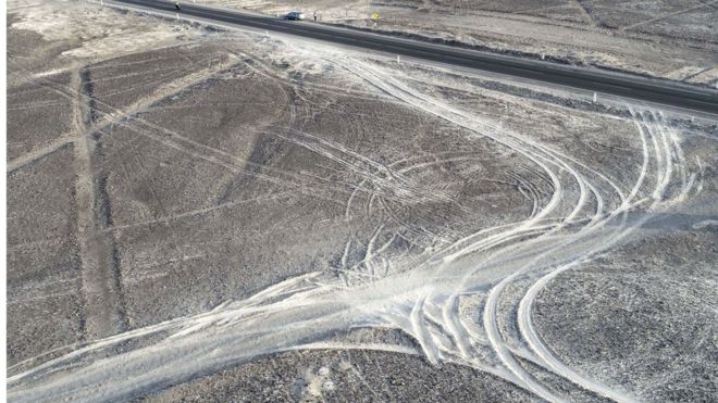 La indignación que causó en Perú el camión que dañó las milenarias Líneas de Nazca