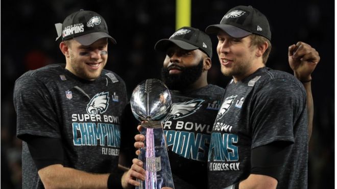 [VIDEO] Los Eagles de Filadelfia ganan su primer título en el Super Bowl al derrotar a los pentacampeones New England Patriots