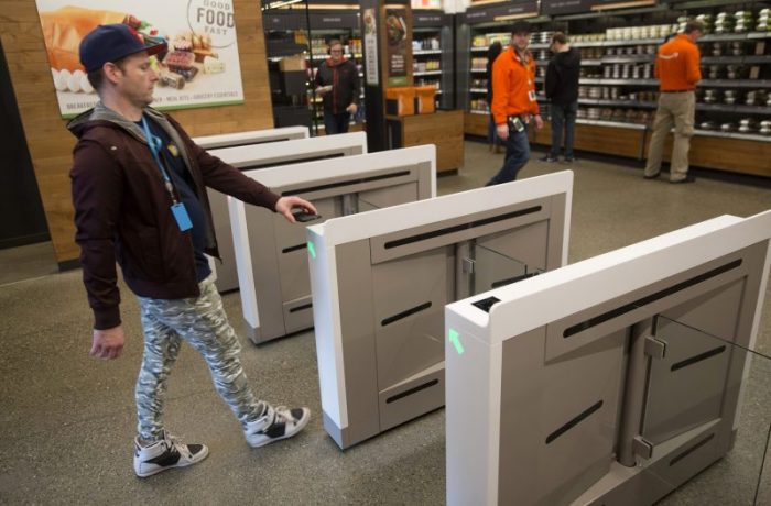 Atentos retailers: Amazon planea abrir seis tiendas más sin cajas de pago