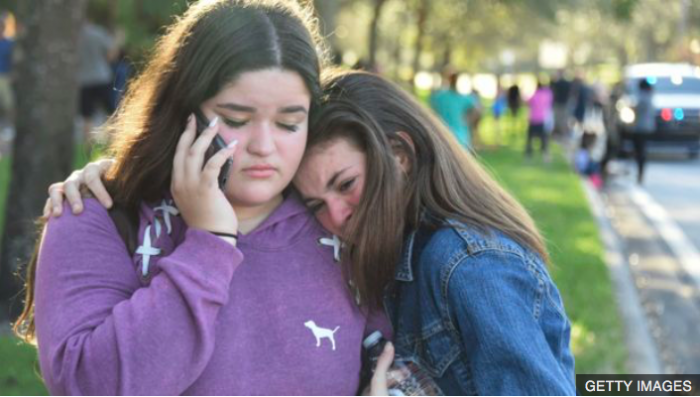 «No sé cómo volveré a esta escuela»: el trauma de los estudiantes que vivieron la matanza en la secundaria Stoneman Douglas de Parkland, Florida