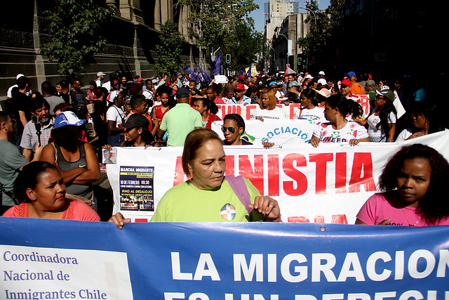 Inmigrantes marchan contra abuso laboral y discriminación