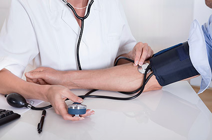 Tips para manejar la presión arterial en días de altas temperaturas