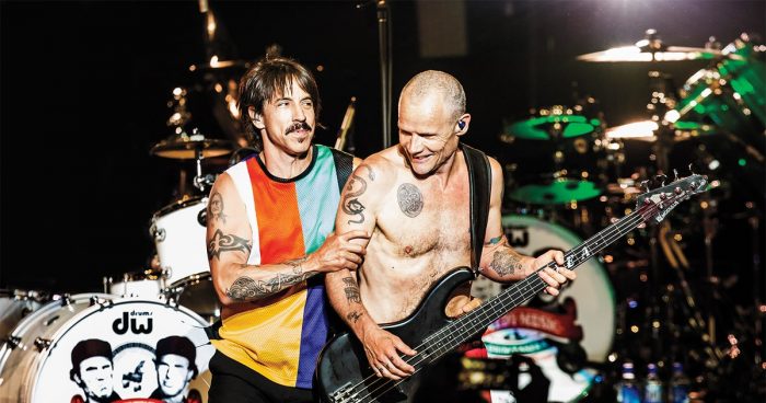 [VIDEO] Por una letra: joven creyó tener entradas para Red Hot Chili Peppers pero terminó viendo una banda de gaitas