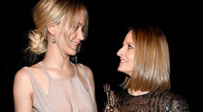 Jennifer Lawrence y Jodie Foster presentarán premio a Mejor Actriz en sustitución de Casey Affleck, acusado de acoso sexual