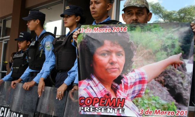 Detienen en Honduras a un ejecutivo de una compañía energética acusado de planear el asesinato de la activista Berta Cáceres