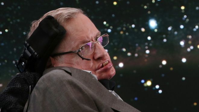 El Dios «innecesario»: así explicaba Stephen Hawking por qué no creía que el universo hubiera sido creado por un ser superior
