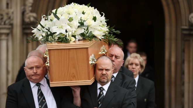 «Su influencia y legado vivirán por siempre»: así fue el conmovedor funeral de Stephen Hawking en Cambridge