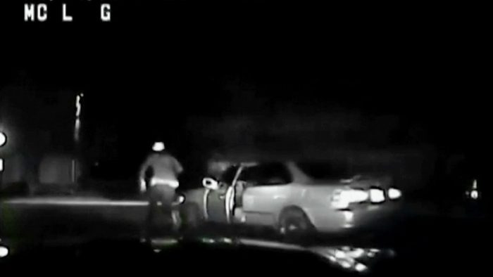 [VIDEO] Conductor ebrio se «autoatropella» mientras intentaba escapar de la Policía