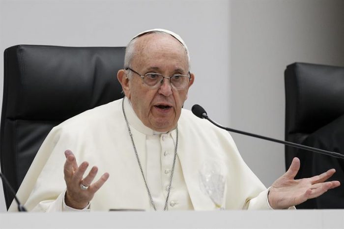 El Papa dice que quien paga por sexo es un «criminal» y «tortura» a la mujer