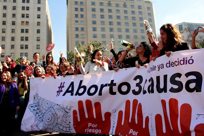 Las airadas críticas en redes sociales que provocó el nuevo protocolo de objeción de conciencia de aborto 3 causales