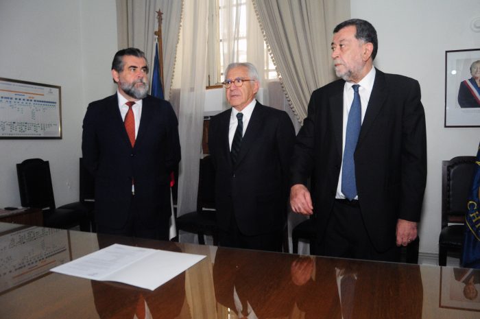 Mahmud Aleuy deja la Subsecretaría del Interior y será sustituido por Rodrigo Ubilla