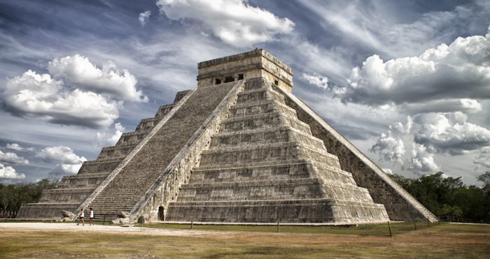Catedrático promueve métodos mayas para enseñar matemáticas a niños mexicanos