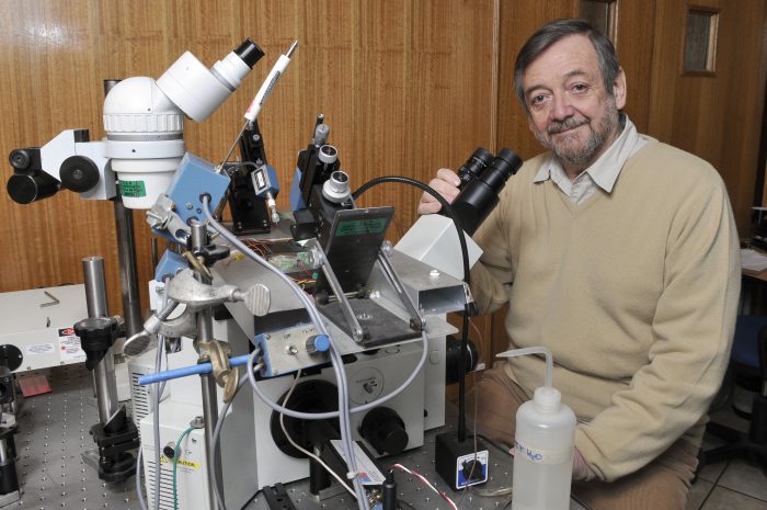 Premio Nacional de Ciencias inauguró Doctorado en neurobiología