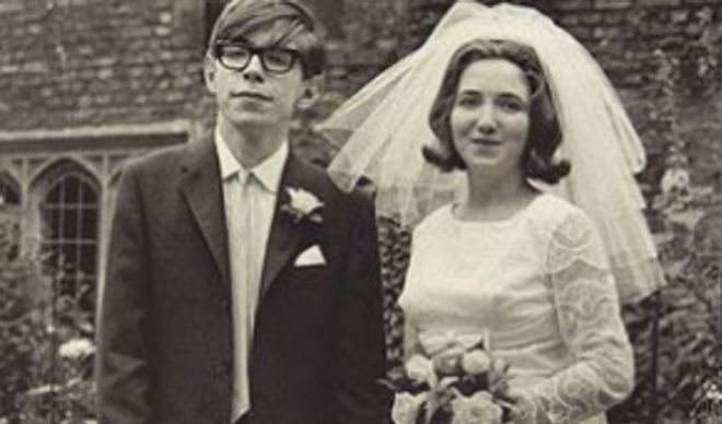 Las dos esposas de Stephen Hawking