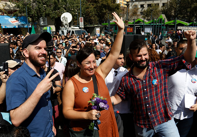 Frente Amplio se toma la oposición: Sánchez, Jackson y Boric los políticos con más proyección del país