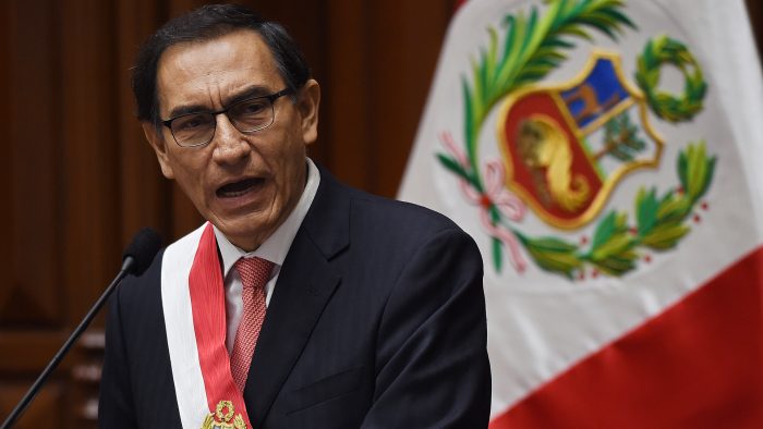 Vizcarra disuelve «constitucionalmente» el Congreso peruano y llama a comicios