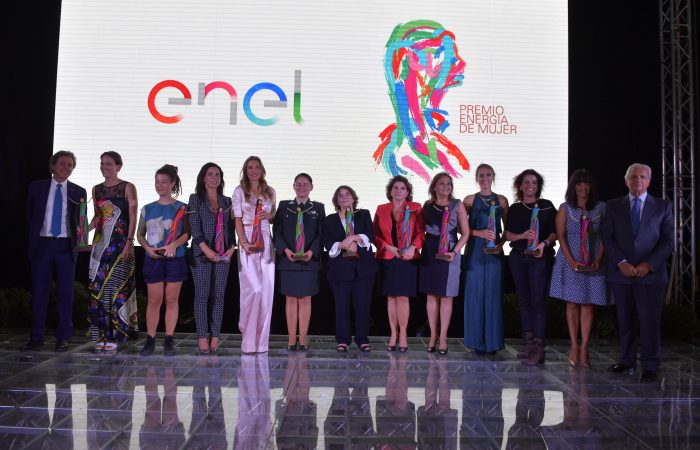 Enel Chile distingue a 13 chilenas que destacan por su contribución al desarrollo del país