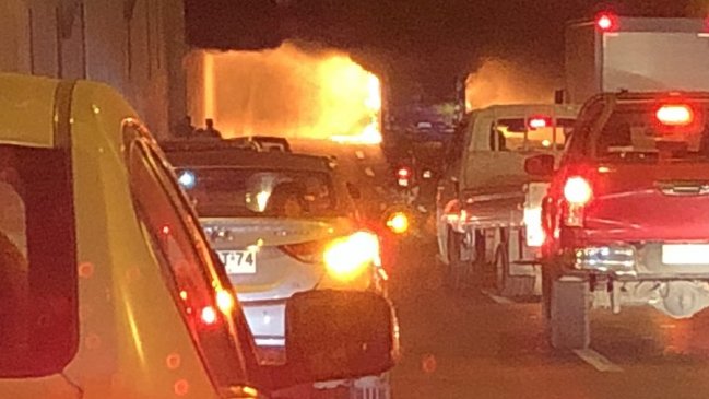 Bus del Transantiago se incendió en la Autopista Vespucio Sur