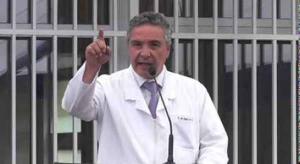 Subse de Redes Asistenciales de Piñera cede ante presión de médicos: “Pido disculpas públicas por no haber actuado con la debida rigurosidad”