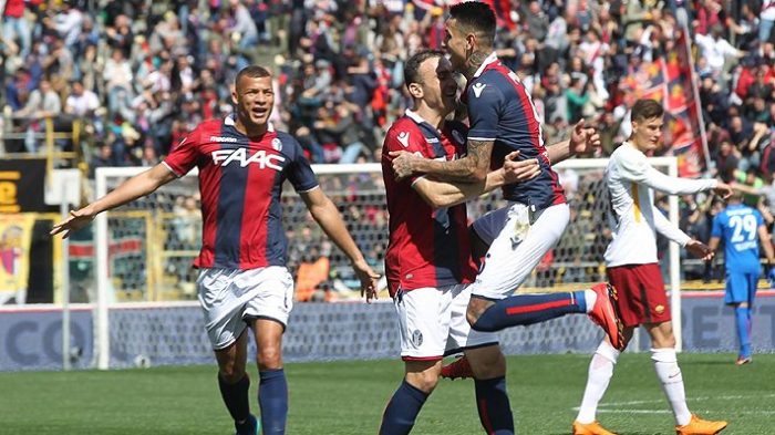 [VIDEO] Erick Pulgar sigue siendo la figura del Bologna al anotar golazo en empate ante la Roma