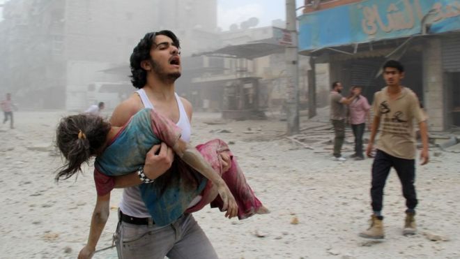 Rusia denuncia un «montaje» en Siria y advierte que «no se puede excluir» la posibilidad de una guerra con Estados Unidos