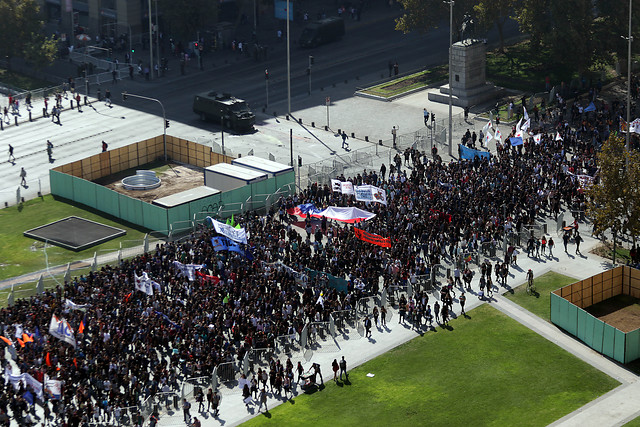 Varela enciende la calle: 100 mil salen a marchar y el movimiento estudiantil se reactiva