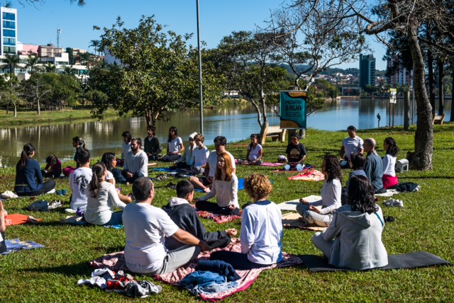 Chile se suma a «Medita en la Calle», la jornada de meditación masiva alrededor del mundo