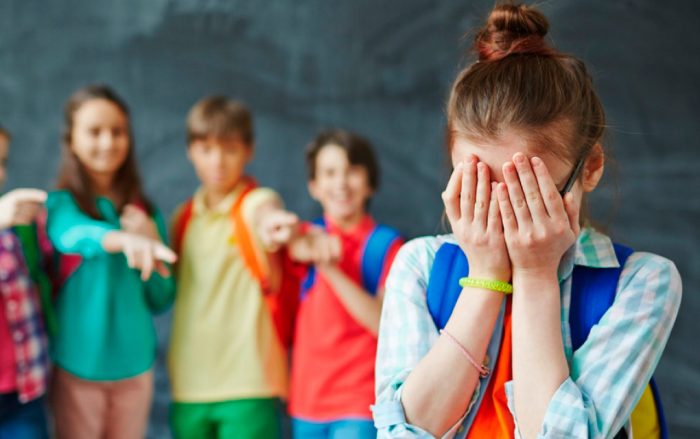 ¿Qué hacer con el bullying? Psicóloga experta explica cómo saber si tu hijo lo vive