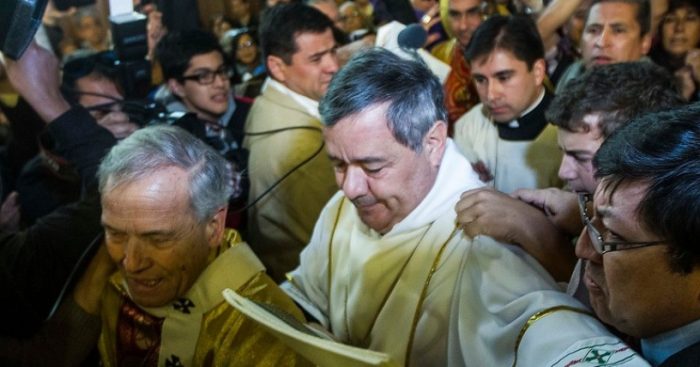 Obispado de Osorno dice que Juan Barros se encuentra “con alguna dificultad en su salud”