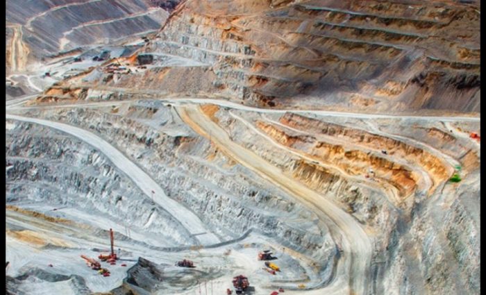 Trabajadores de mina de Codelco aprueban oferta de la empresa en negociación