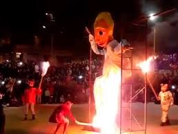 [VIDEO] Queman muñeco de Judas-Kast en Playa Ancha en Semana Santa