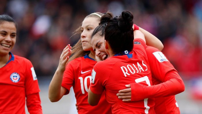A un paso: la Roja femenina golea a Argentina y asegura cupo al repechaje al Mundial de Francia