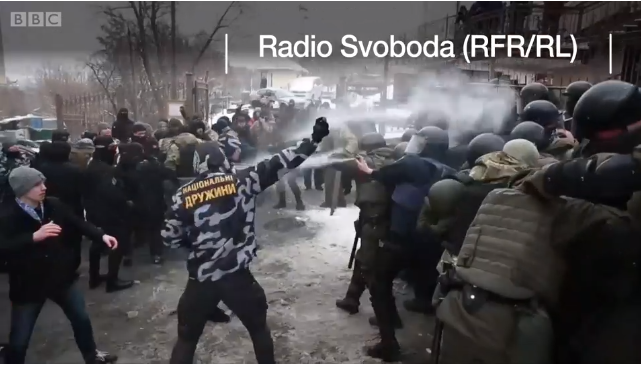 [VIDEO] Qué es la Milicia Nacional, el grupo de extrema derecha que quiere «restaurar el orden» en Ucrania