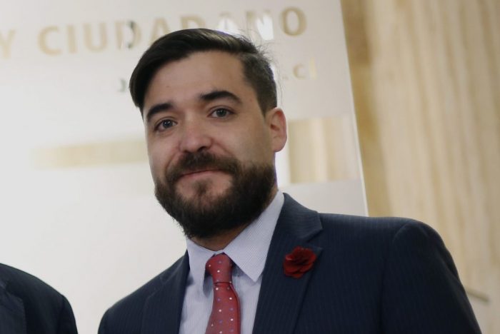 Otra del ministro Varela: Mineduc contrata como jefe jurídico a fundador de ONG anti LGTB
