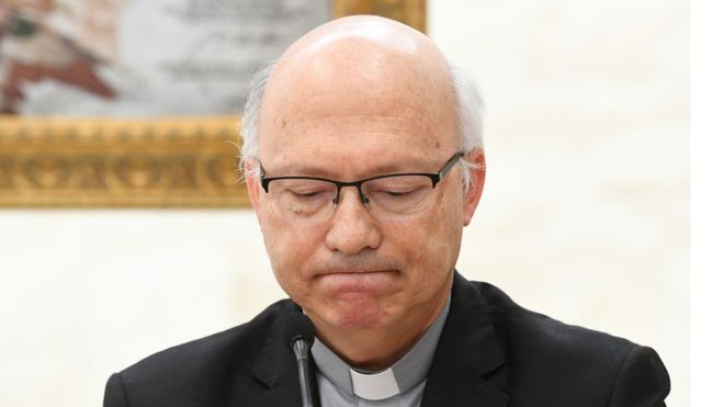 Todos los obispos de Chile presentan su dimisión al papa Francisco por el caso del obispo Juan Barros, acusado de encubrir abusos sexuales