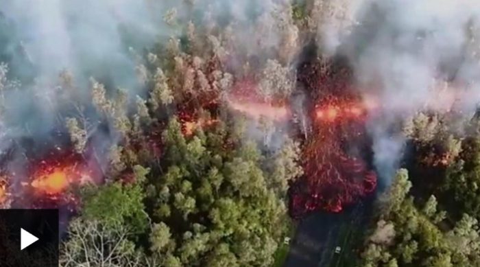 Así se ve desde el aire la erupción del volcán Kilauea en Hawái, uno de los más activos del mundo