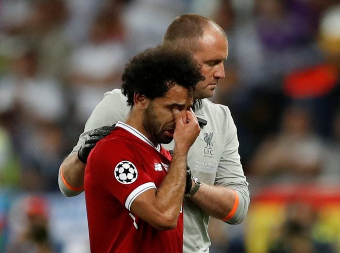 El desconsolado llanto de Salah tras abandonar la final de la Champions producto de una lesión