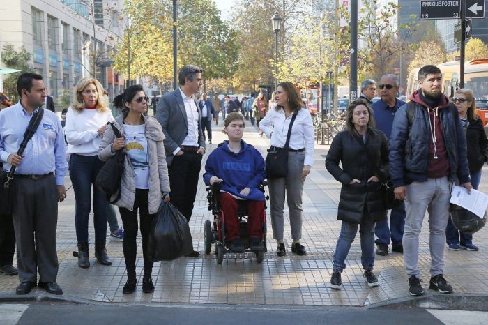 Diputado Fuenzalida inicia campaña para hacer la ciudad más accesible tras experimentar cómo es vivir un día en silla de ruedas