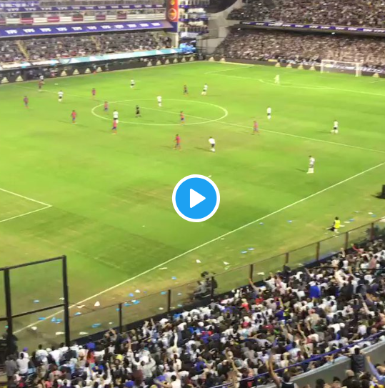 Argentinos cantan en contra de Chile durante su despedida en Buenos Aires