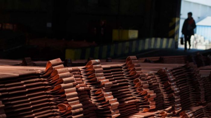 Precio del cobre cae 1,0 % por comercio e incertidumbre política en Europa