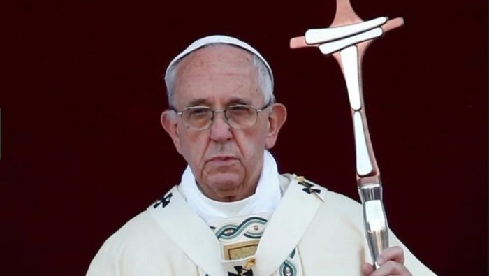El papa denuncia la explotación y consideración como objeto de la mujer
