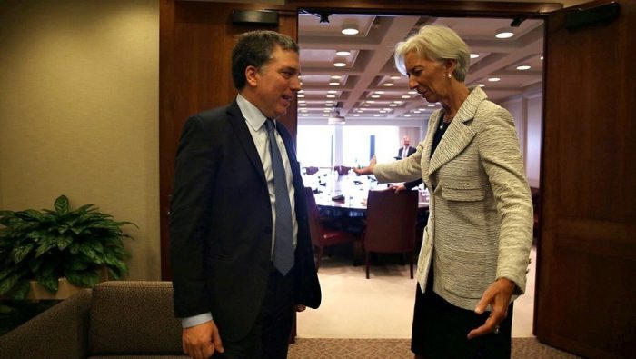 FMI quiere llegar a un «rápido acuerdo» con Argentina ante una depreciación del peso que no para